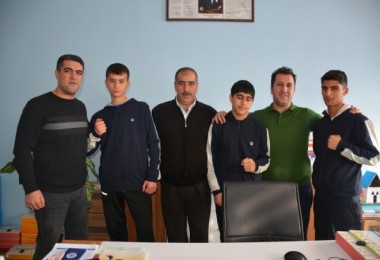 Tatvan'daki genç sporculara eğitim desteği sunuldu