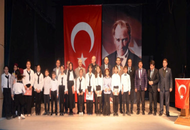 Tatvan’da İstiklal Marşı ve Mehmet Akif Ersoy'u Anma Günü Programı Düzenlendi