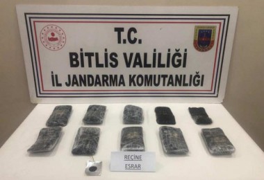 Tatvan’da 14 Kilo 390 Gram Esrar Ele Geçirildi