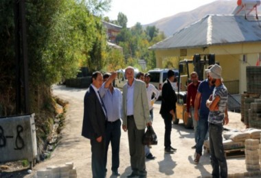 Bitlis Belediyesi’nin yol yapım çalışmaları