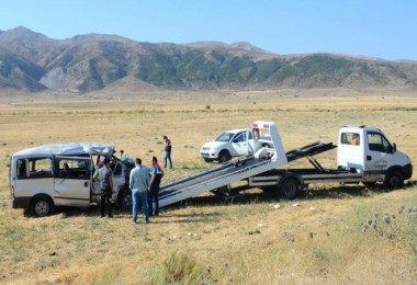 Bitlis’te trafik kazası 16 yaralı