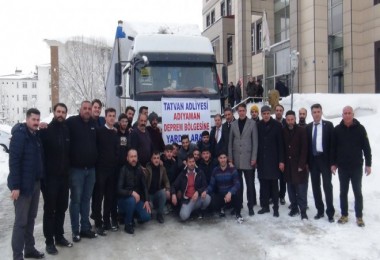 Adıyaman'a Görevlendirilen Cumhuriyet Başsavcısı Abur ile 3 Cumhuriyet Savcısı Bir Tır Yardım Malzemesiyle Yola Çıktı