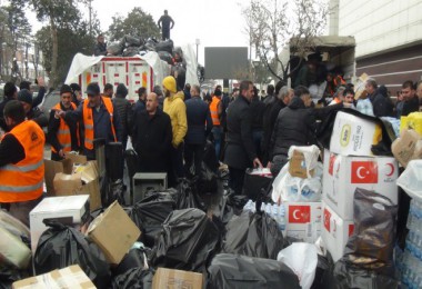 Tatvan Belediyesi depremzedeler için yardım kampanyası başlattı