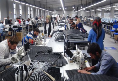 Bitlis’te Üretilen Tekstil Ürünleri Avrupa’daki Ülkelere İhraç Ediliyor