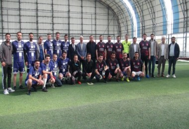 Tatvan’da ‘Öğretmenler Arası Futbol Turnuvası’ Başladı