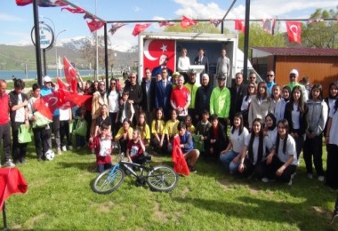 Van Gölü sahilinde bisiklet turu düzenlendi