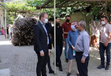 Hizan Kaymakamı Yelek, Hane Ziyaretinde Bulundu