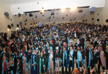 BEÜ Sağlık Hizmetleri MYO mezuniyet töreni