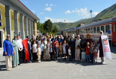 Tatvan ADEM Kursiyerleri ve Çocuklara Yönelik Trenle Yolculuk Etkinliği