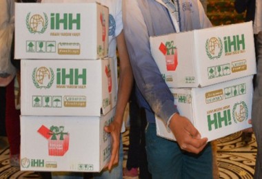 Bitlis’te Ramazan Çocuk Paketi dağıtımı
