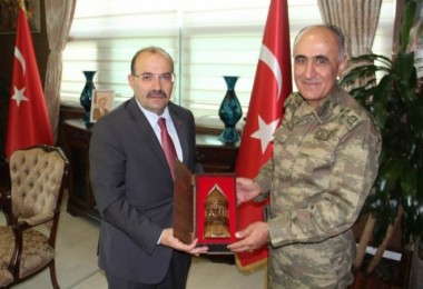 Korgeneral Erbaş, Vali Ustaoğlu’nu ziyaret etti