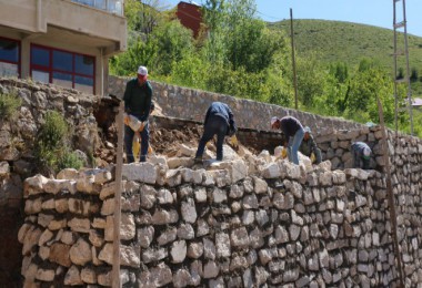 Bitlis’te Yol Genişletme, Beton ve İstinat Duvar Çalışmaları