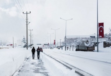 Bitlis’te okullar 1 gün tatil edildi