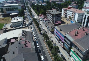 Tatvan Cumhuriyet Caddesi Çift Taraflı Olarak Trafiğe Açıldı