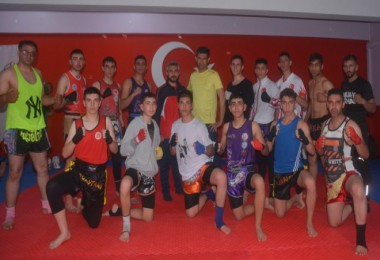 Tatvan’da Düzenlenen Uluslararası Muay Thai Kampı'na 77 Sporcu Katıldı