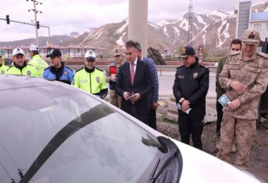 Bitlis ve İlçelerinde 'Emniyet Kemeri' Uygulamaları Yapıldı