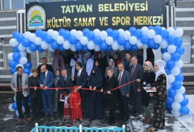 Tatvan Belediyesi Kültür Sanat ve Spor Merkezi açılışı yapıldı