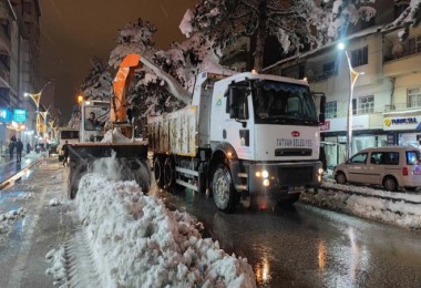 Tatvan’da Karla Mücadele Çalışmaları Devam Ediyor