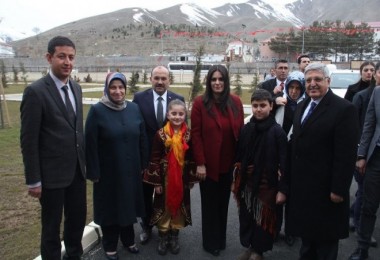 Çalışma ve Sosyal Güvenlik Bakanı Jülide Sarıeroğlu, Bitlis’i ziyaret etti