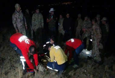 Nemrut Dağı Zirvesinde Mahsur Kalanlar Komando Ekiplerince Kurtarıldı