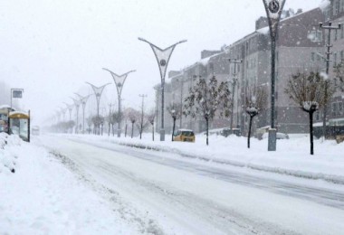 Bitlis İl Merkezindeki Okullar Çarşamba Günü Tatil Edildi