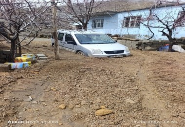Beştaş Mezrasında Sel, Araçlar ve hayvanlar mahsur kaldı