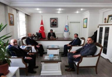 AK Parti teşkilatı Kaymakam Özkan’ı ziyaret etti