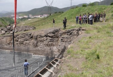 12 yıldır camisi bulunmayan mahalleye cami temeli atıldı