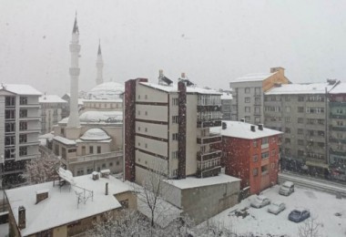 Tatvan’daki Okullar Yarın Tatil, Engelli ve Hamile Kamu Çalışanları İdari İzinli