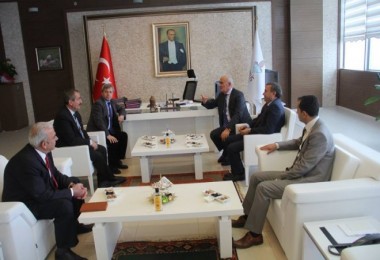 Samsun Büyükşehir Belediye Başkanı Yılmaz Bitlis’i ziyaret etti.