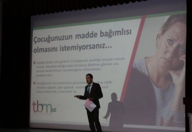 Bitlis Belediyesi çalışanlarına madde bağımlılığı semineri verildi