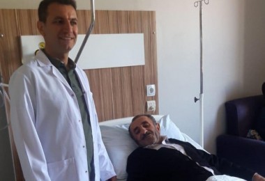 Tatvan’daki özel hastanede kolon kanseri ameliyatı yapıldı