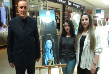 Liseli Öğrencilerin Resim Sergisine Yoğun İlgi