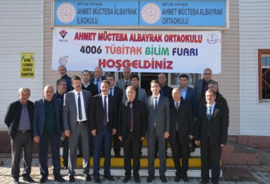 Tatvan’da 4006 TÜBİTAK Bilim Fuarı düzenlendi