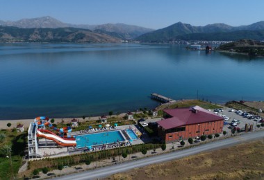 Tatvan’daki Aqua Park Hizmete Açıldı