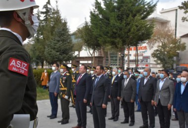 Tatvan’da ‘29 Ekim Cumhuriyet Bayramı’  Dolayısıyla Tören Düzenlendi