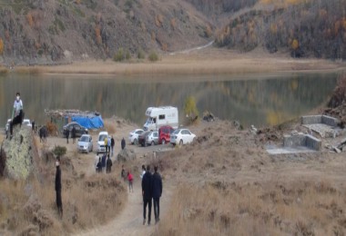 STK İle Doğaseverler Nemrut Kalderası’nda İnşa Edilen Beton Yapıya Tepki Gösterdiler