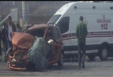 Tatvan'da trafik kazasında 2 kişi yaralandı