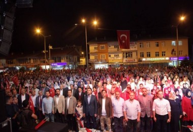 Ahlat’ta “15 Temmuz Demokrasi ve Milli Birlik” yürüyüşü düzenlendi